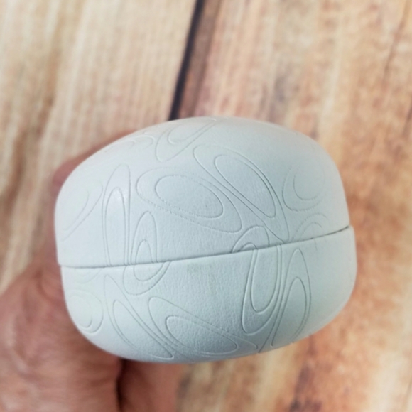 Oakley Classic White Signature "O" Logo Hard Clamshell Glasses Sunglasses Case - Picture 7 of 8